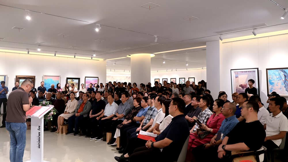 慶祝中華人民共和國(guó)成立75周年｜明月美術(shù)館隆重揭幕侯震油畫巨制《天下之中 九派莽莽》